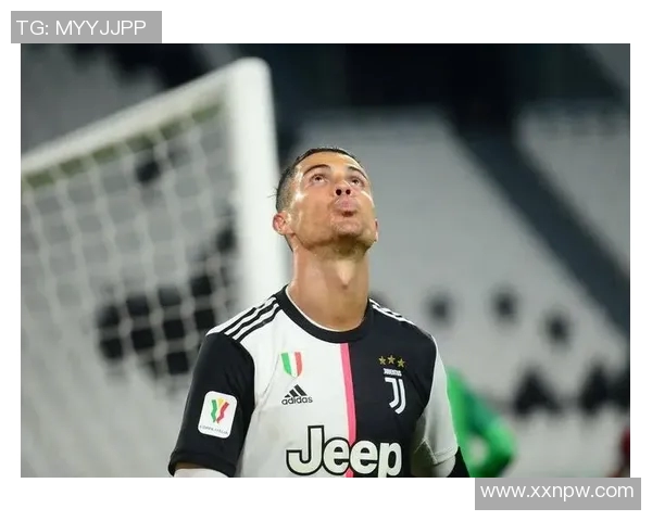 尤文图斯主场大胜AC米兰，C罗梅开二度助球队重返争冠赛区